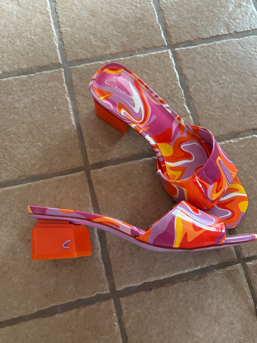 Sam Edelman Circus NY Sandal with block heel - Picture 2 of 4